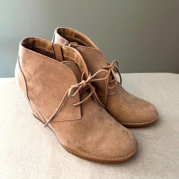 Universal Thread Boots - Picture 1 of 5